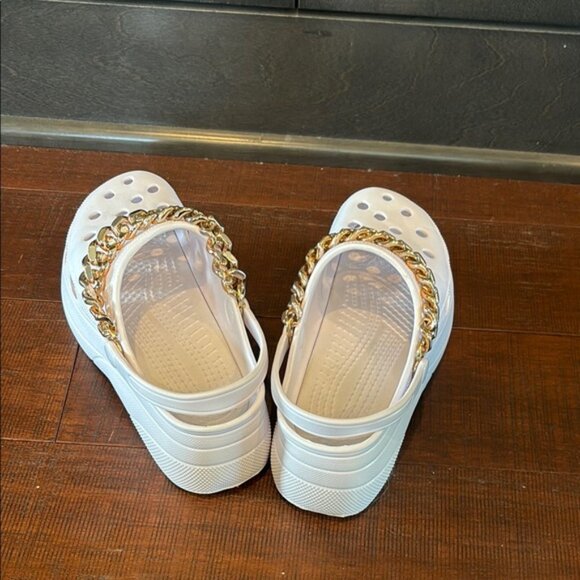 White Platform Croc Style Clogs with Gold Chain, size 8 - Picture 3 of 5